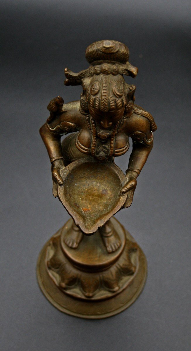 Antique Indian Hindu Temple Bronze Oil Lamp Meenakshi Goddess Parvati Sculpture-photo-2