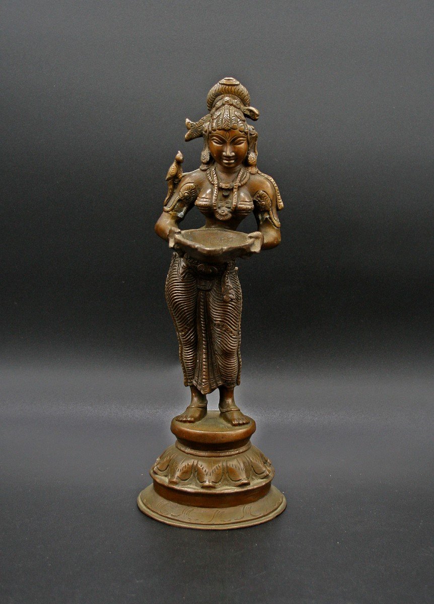 Lampe à Huile Bronze De Temple Hindou Indien Antique Sculpture Meenakshi Déesse Parvati