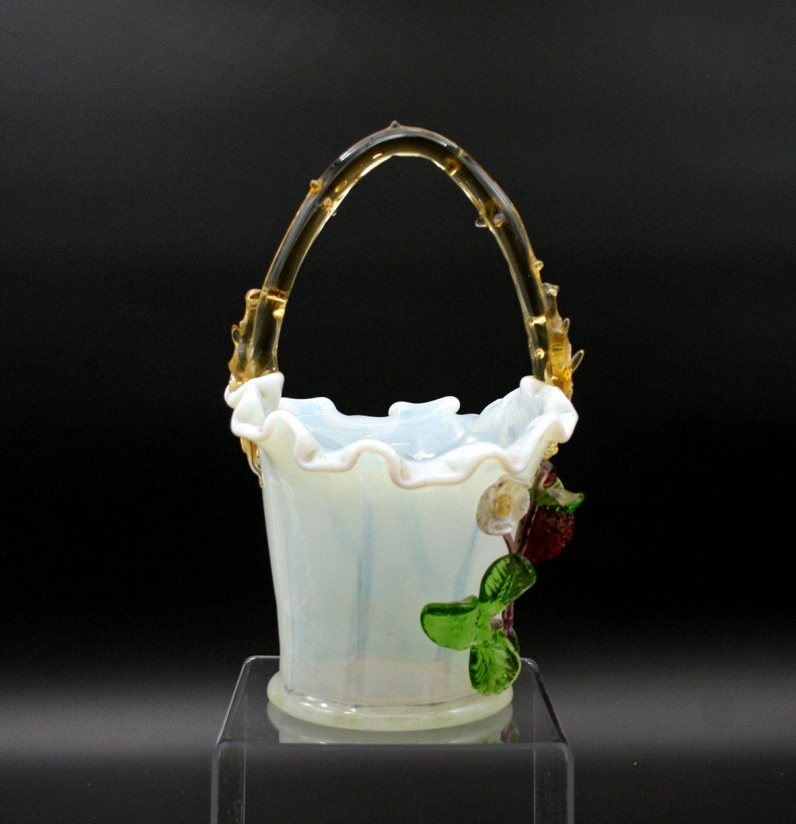 Exceptional Antique Opaline Glass Strawberry Basket-photo-4