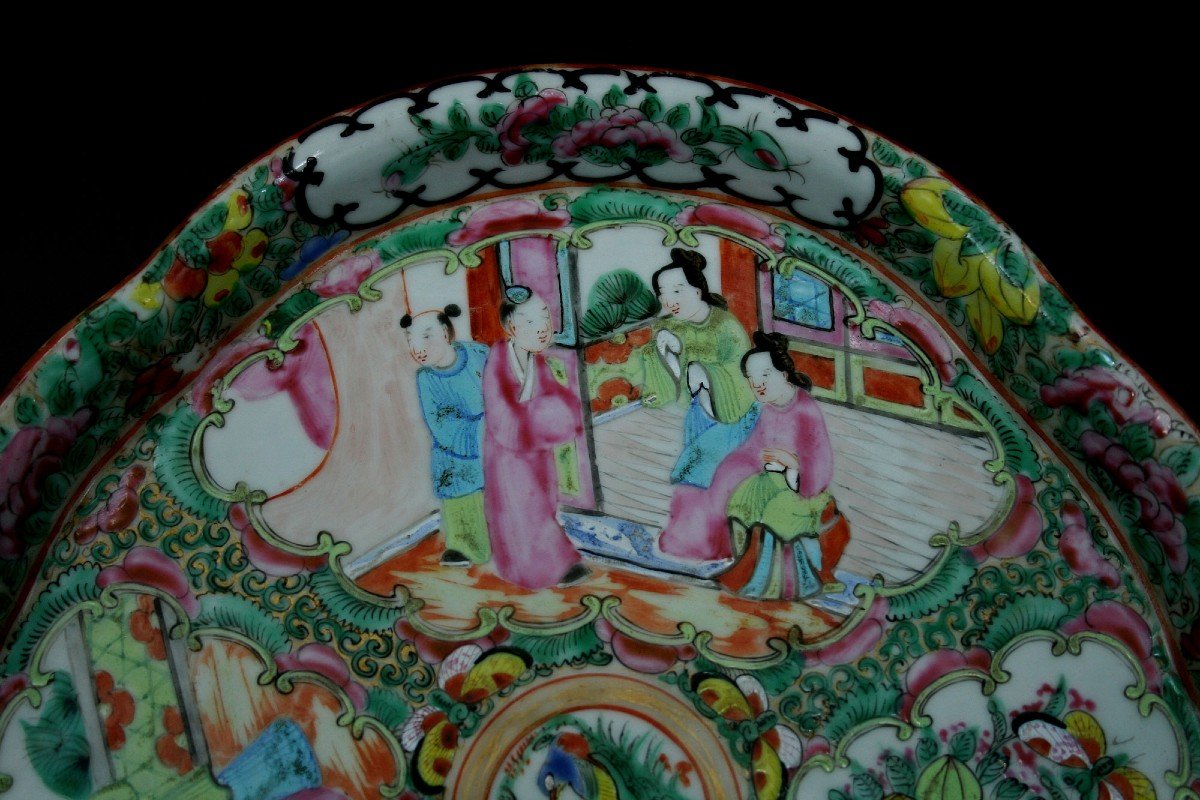 Antique Chinese Porcelain Tray. Canton Famille Rose Medallion.-photo-2