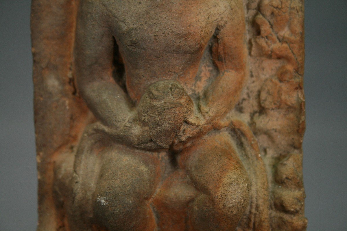 Ancienne Stèle Votive Bouddhiste En Terre Cuite De Bouddha Thaïlandais Bhadrasana Thaïlande-photo-1