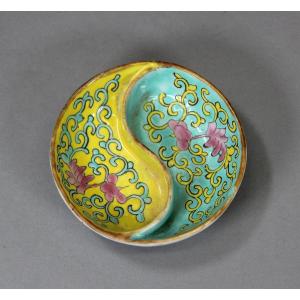 Plat à Sauce Yin Yang En Porcelaine Antique Chinois Nyonya Peranakan Straits