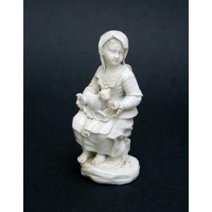 Italien Porcelaine émaillée Blanc  Figure d'Une Fille Avec Un Chien XVIIIème