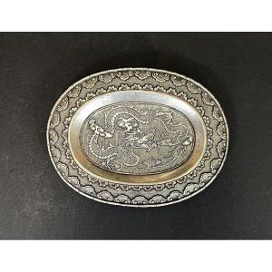 Un Plat Ovale Antique En Argent Massif Dragon Vietnamien