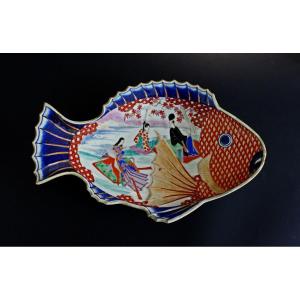 Large Antique Japanese Fish Dish  Arita Porcelain Signed Hichozan Shinpo 