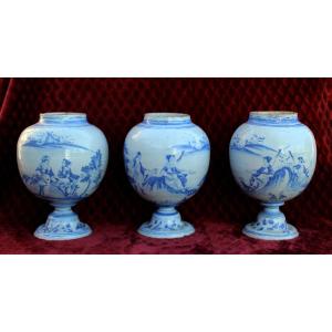 3 Vases En Faïence Italienne De Savona XVIIe / XVIIIe Siècle