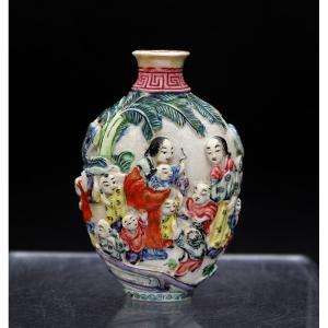 Antique Chinese Porcelain Snuff Bottle Famille Rose Relief Figures, Qing Dynasty C19th