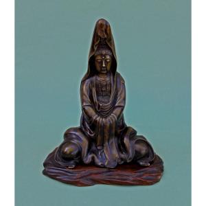Bronze Japonais Ancien Kannon (Guanyin) bodhisattva de la compassion Assise, Époque Edo–Meiji
