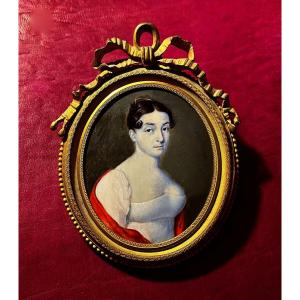 MINIATURE ANCIENNE, PORTRAIT DE JEUNE FEMME SUR IVOIRE, CADRE EN BRONZE DORÉ