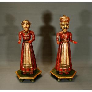 Paire De Figurines Indiennes Vintage En Bois Sculpté Et Peint Raja & Rani