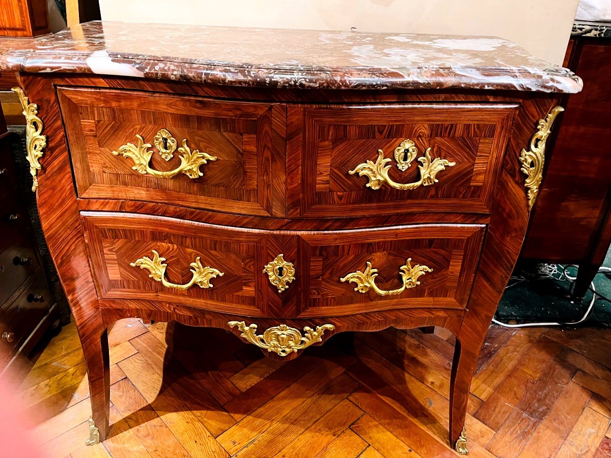 Commode Sauteuse, époque Louis XV, Estampillée Hedouin.-photo-2