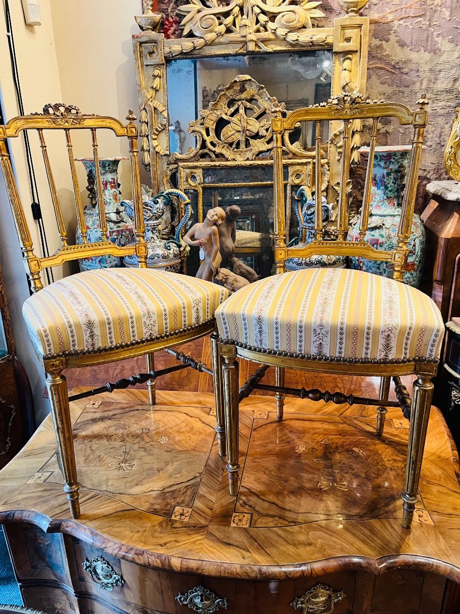 Paire De Chaises Volantes En Bois Doré De Style Louis XVI-photo-2