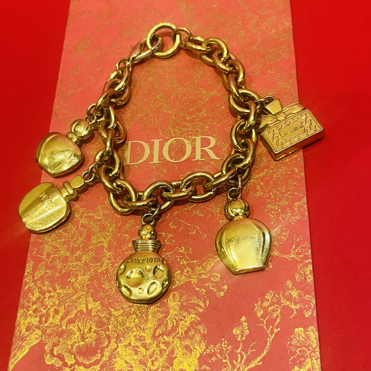DIOR, Bracelet à breloques. -photo-4