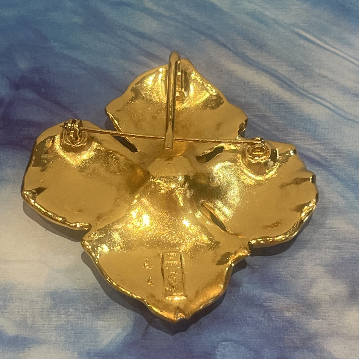 Yves SAINT LAURENT, broche trèfle.-photo-2