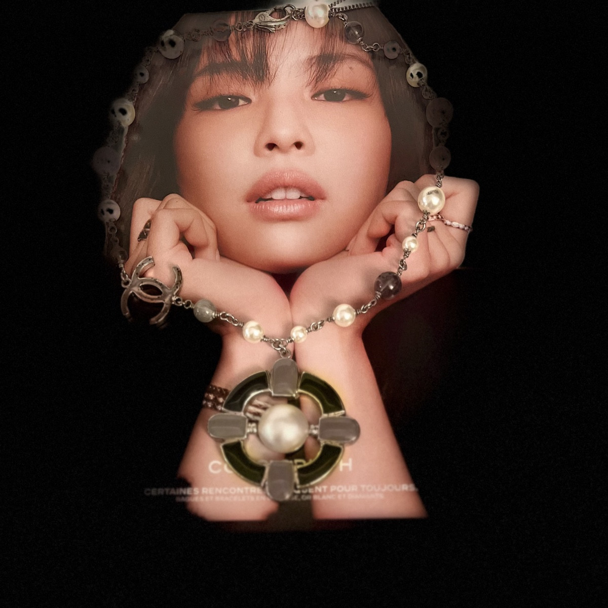 CHANEL, collier de perles et émail.-photo-4