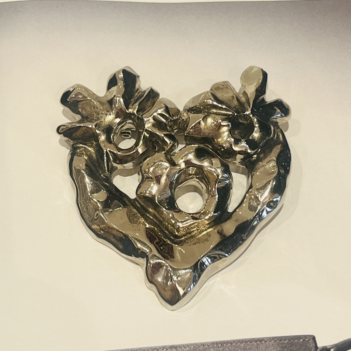 Christian Lacroix, broche baroque cœur -photo-2