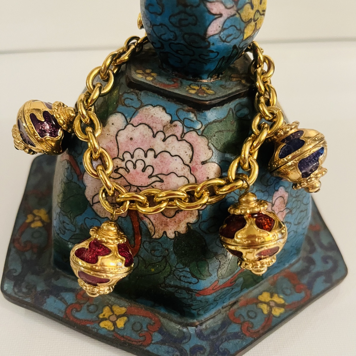 Yves Saint Laurent, Bracelet 