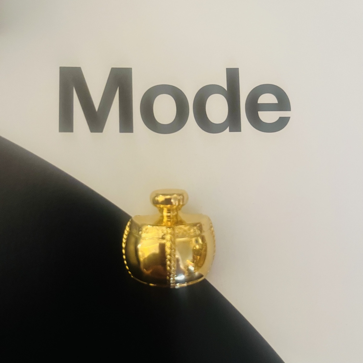 Yves Saint Laurent, "champagne" Brooch-photo-3