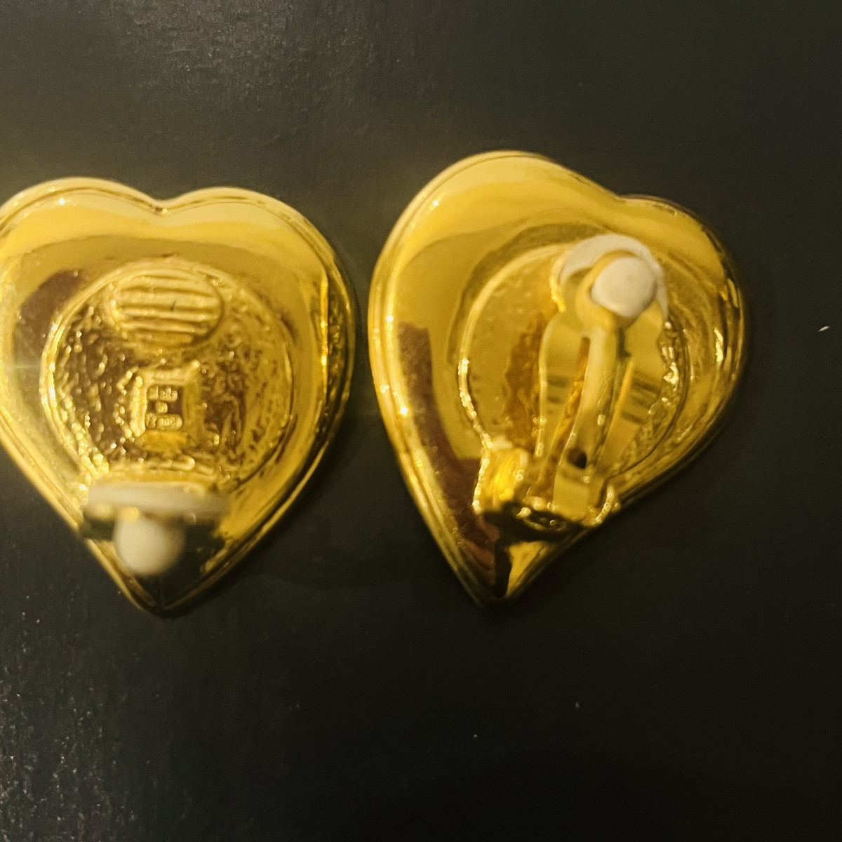 Yves Saint Laurent, paire de boucles d’oreilles Diva.-photo-3