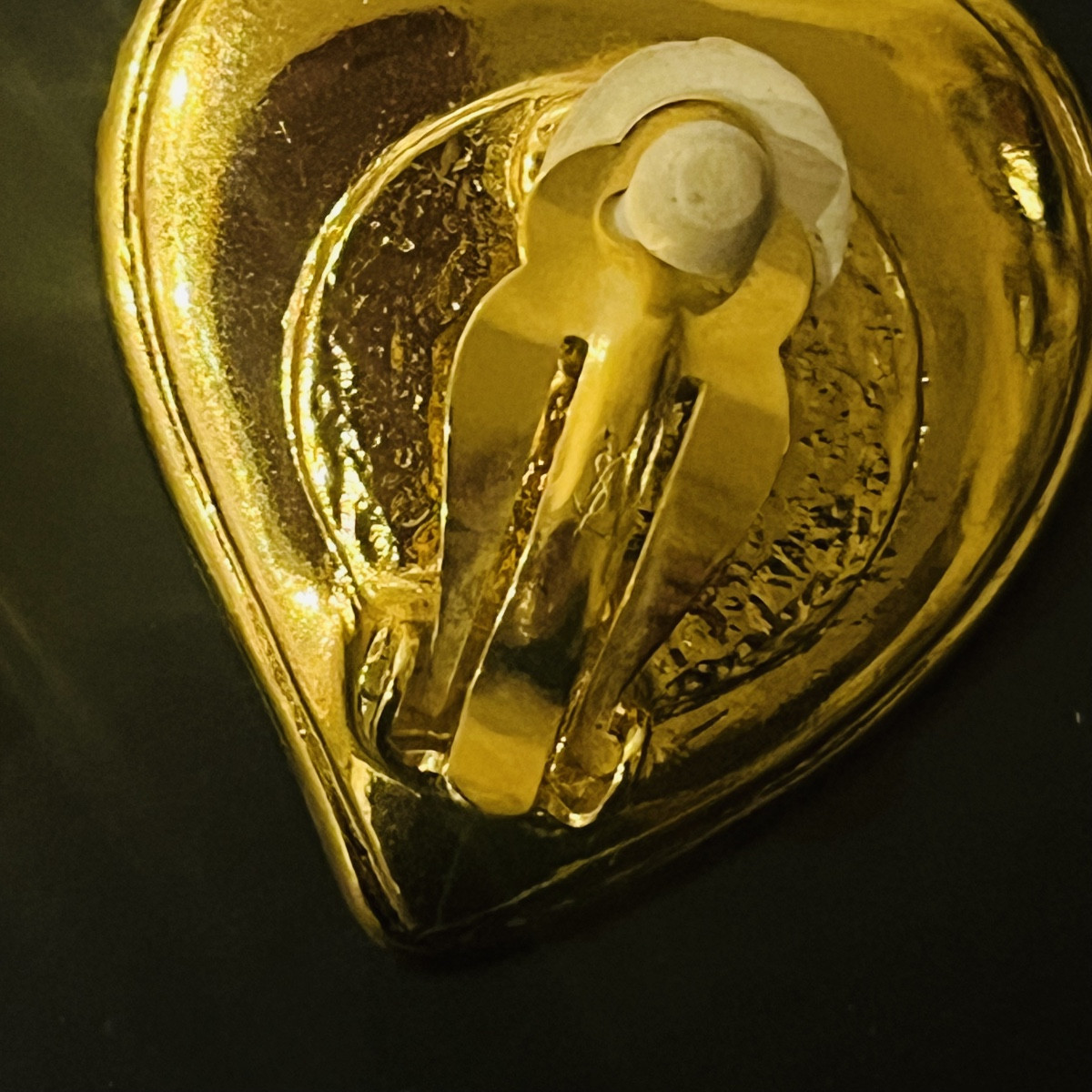 Yves Saint Laurent, paire de boucles d’oreilles Diva.-photo-4