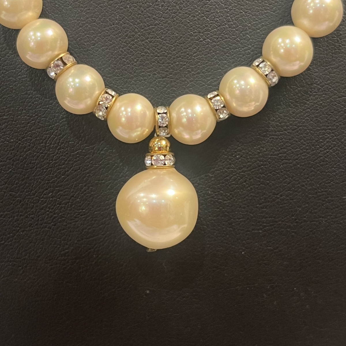 Christian Dior, Pearl Necklace.-photo-3