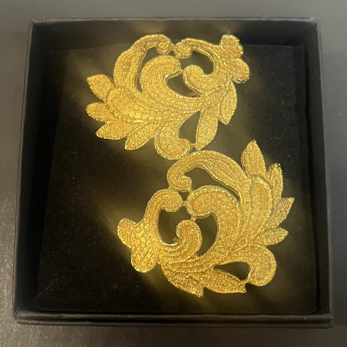 Yves Saint Laurent, boucles d’oreilles feuilles -photo-2