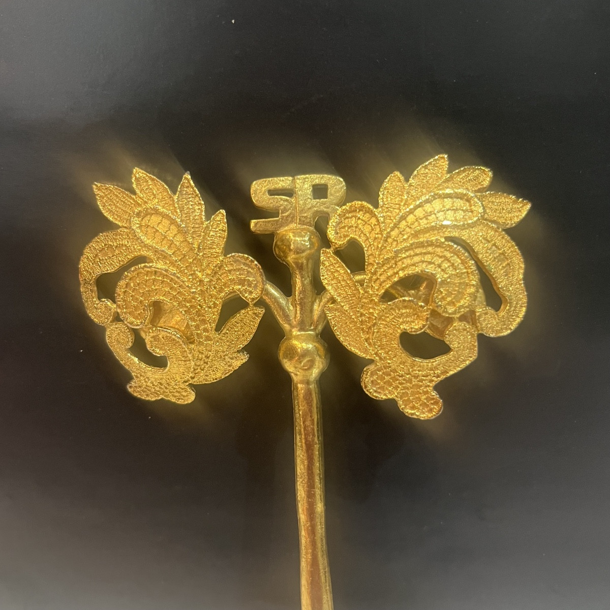 Yves Saint Laurent, boucles d’oreilles feuilles 