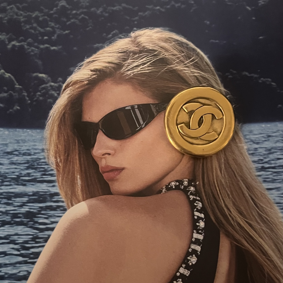 Chanel, paire de clips d’oreilles au double C.-photo-4