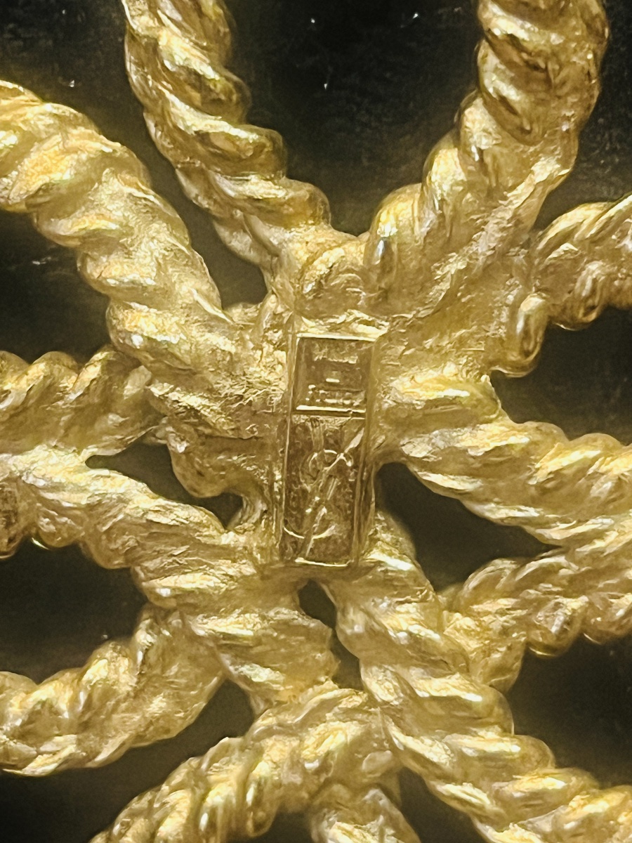Yves SAINT LAURENT, collier pendentif passementerie ,1993. -photo-2