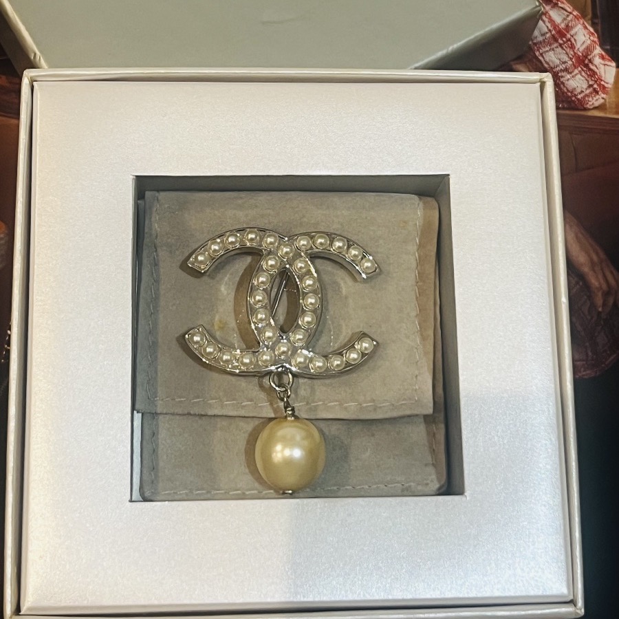 Chanel, Double C Brooch-photo-2