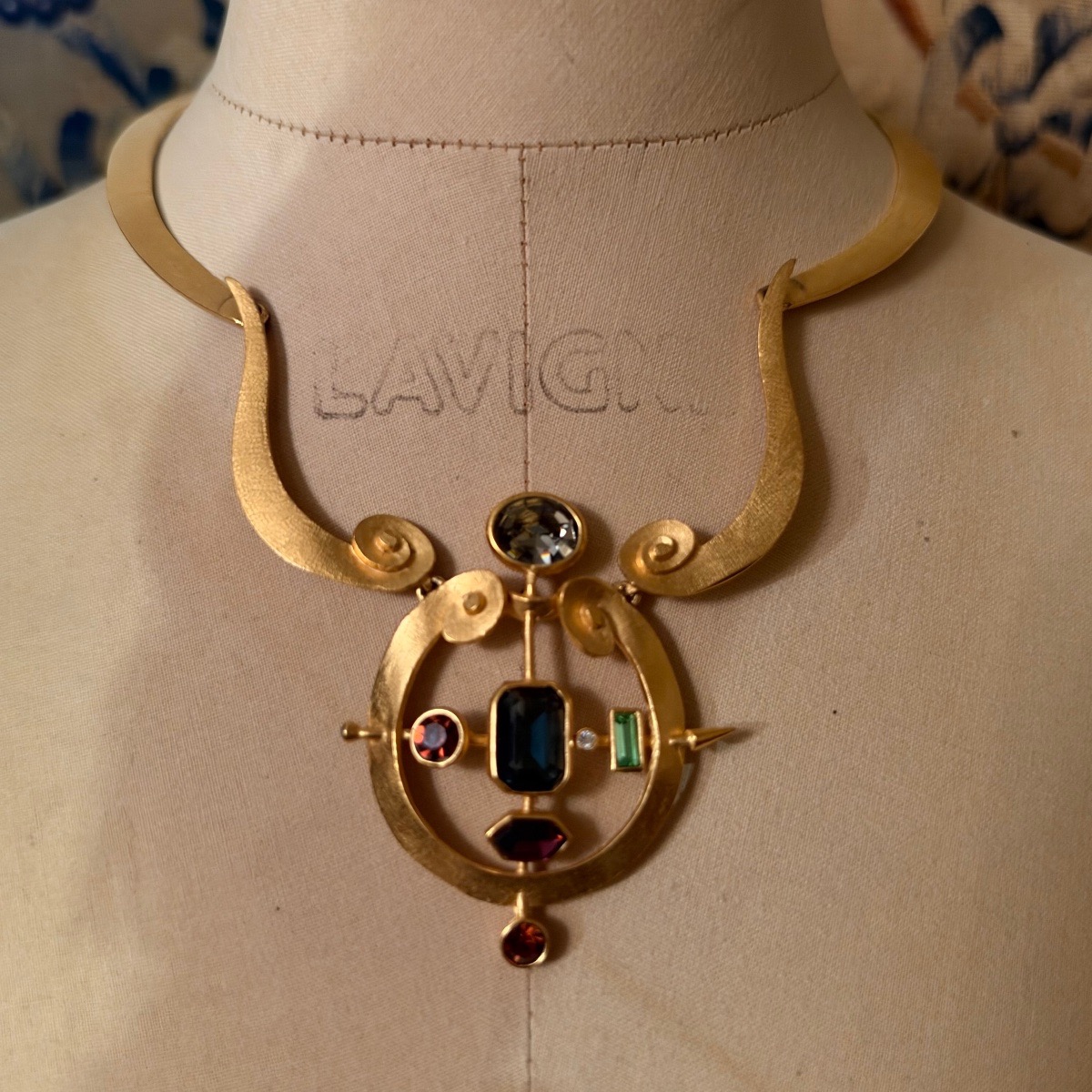 Balenciaga, collier Torque circa 1980