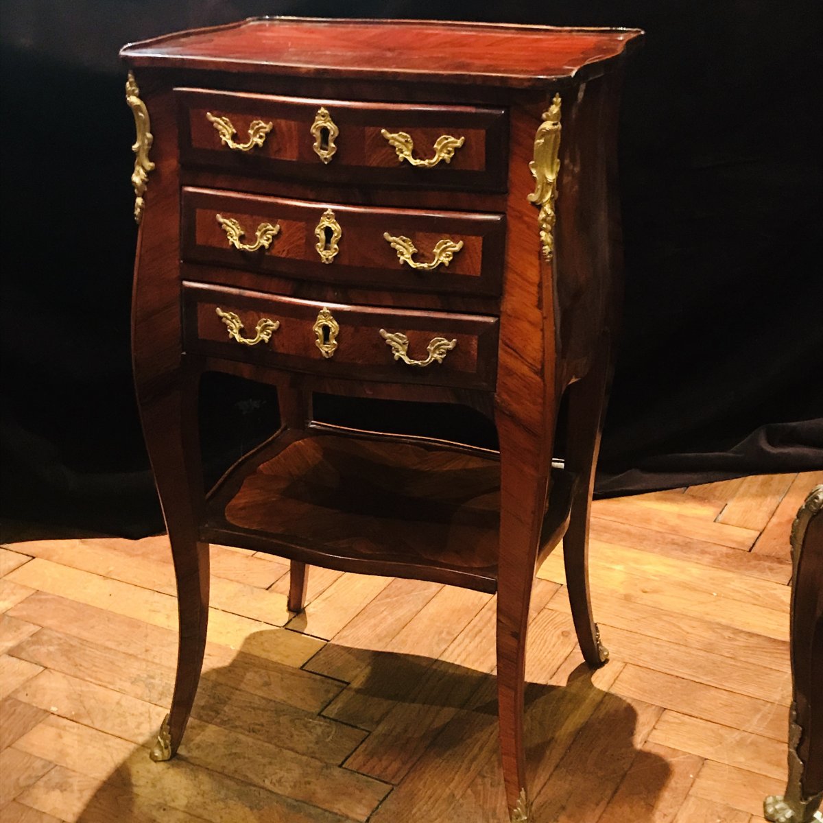 Petite Table De Salon D’ Époque Louis   XV De Macret 