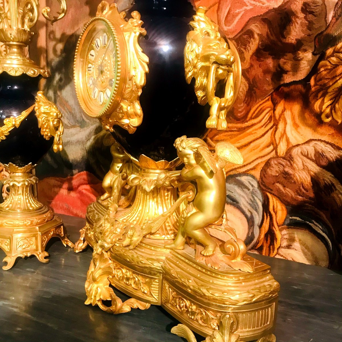 Garniture de Cheminée En Bronze et Porcelaine Bleu Dur Dans Le Goût De Sèvres-photo-2