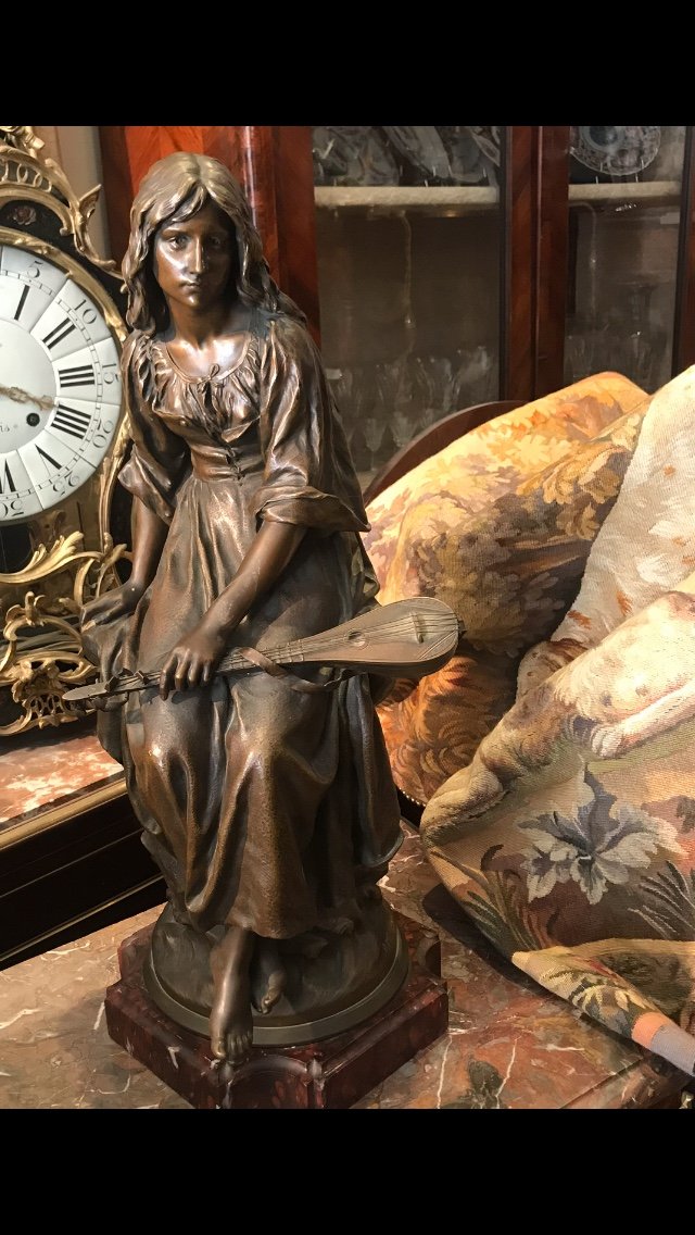 Bronze De Mengin, Jeune Femme à La Mendoline