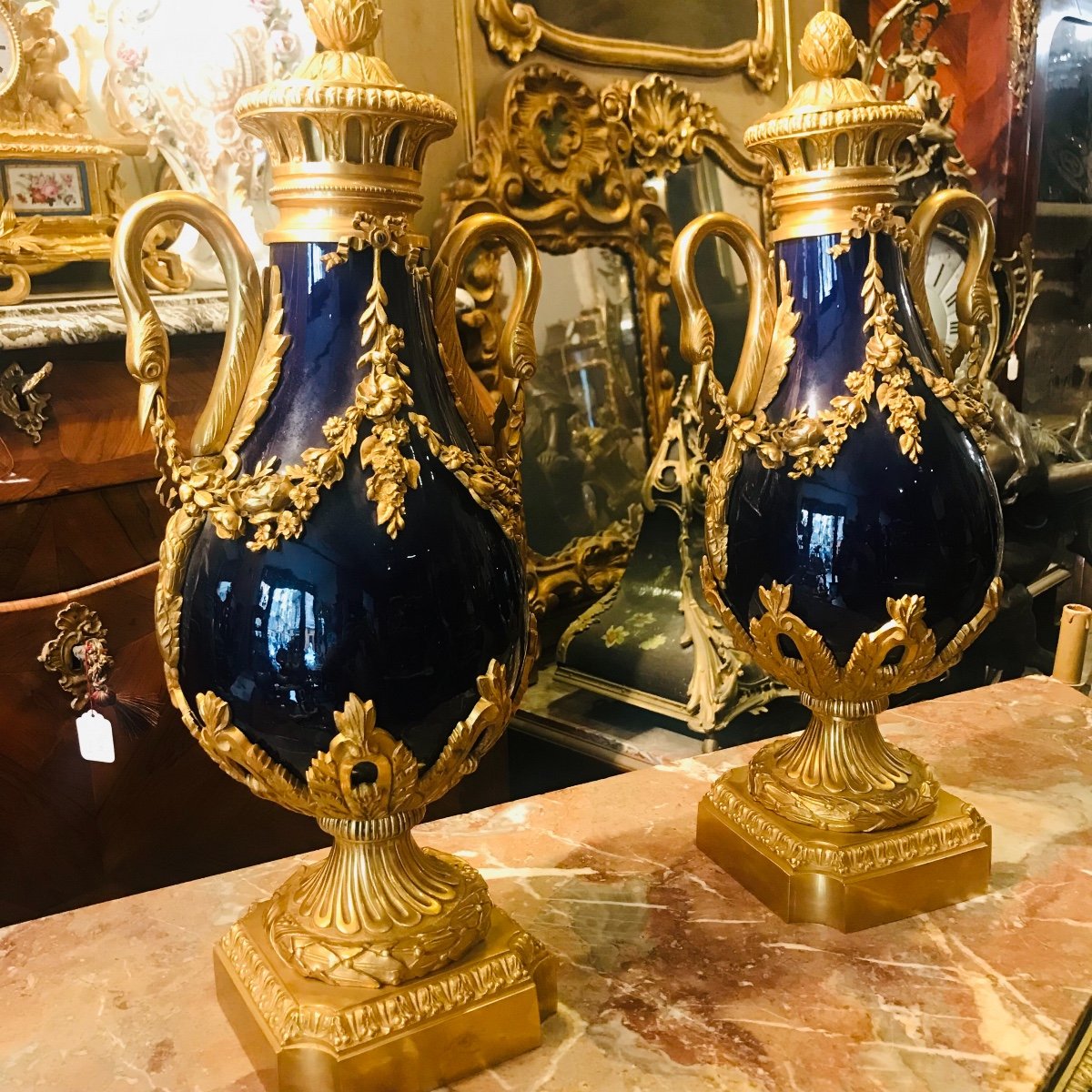 Paire De Vases Couverts En Bronze Et Porcelaine-photo-2
