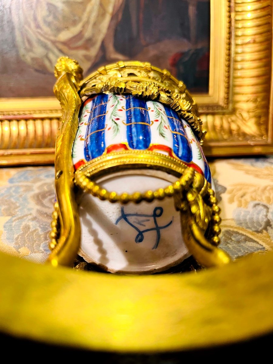 Sèvres, Vase En Porcelaine, Monture Bronze, XVIII ème.-photo-1