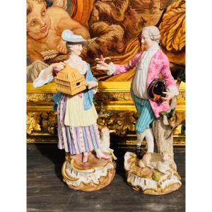 Paire  De Figurines En Porcelaine De Meissen.