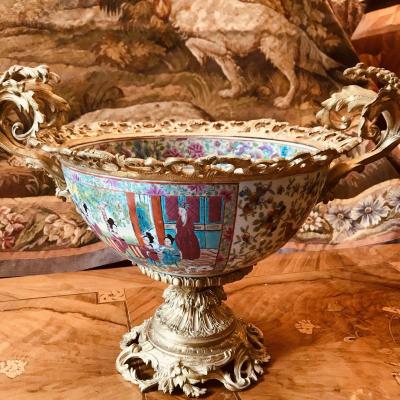 Chine. Coupe En Porcelaine De Canton, Monture Bronze, XIX ème.