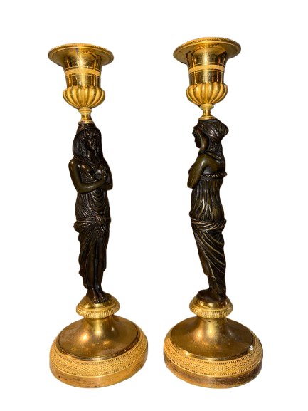 Paire de bougeoirs Empire aux cariatides