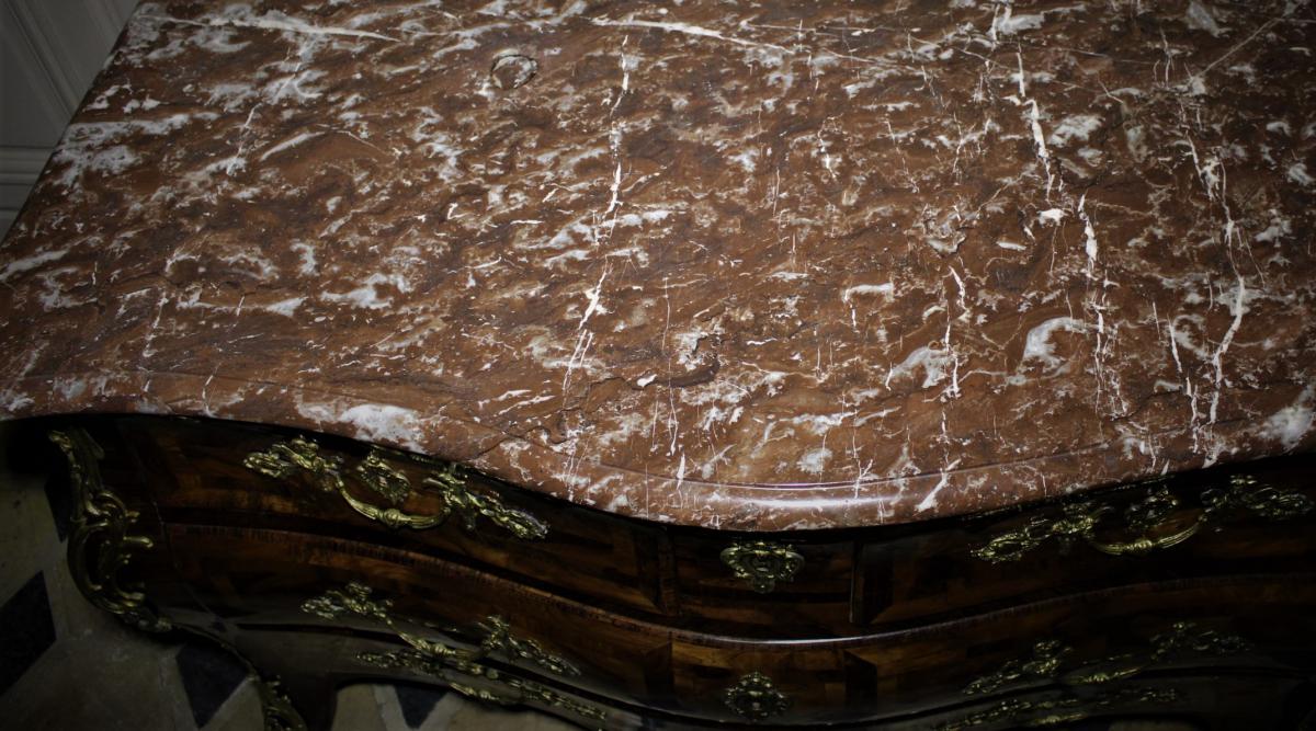 Commode Galbée Marquetée époque Régence-photo-1