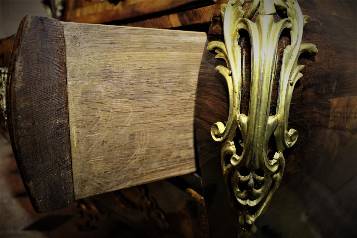 Commode Galbée Marquetée époque Régence-photo-2