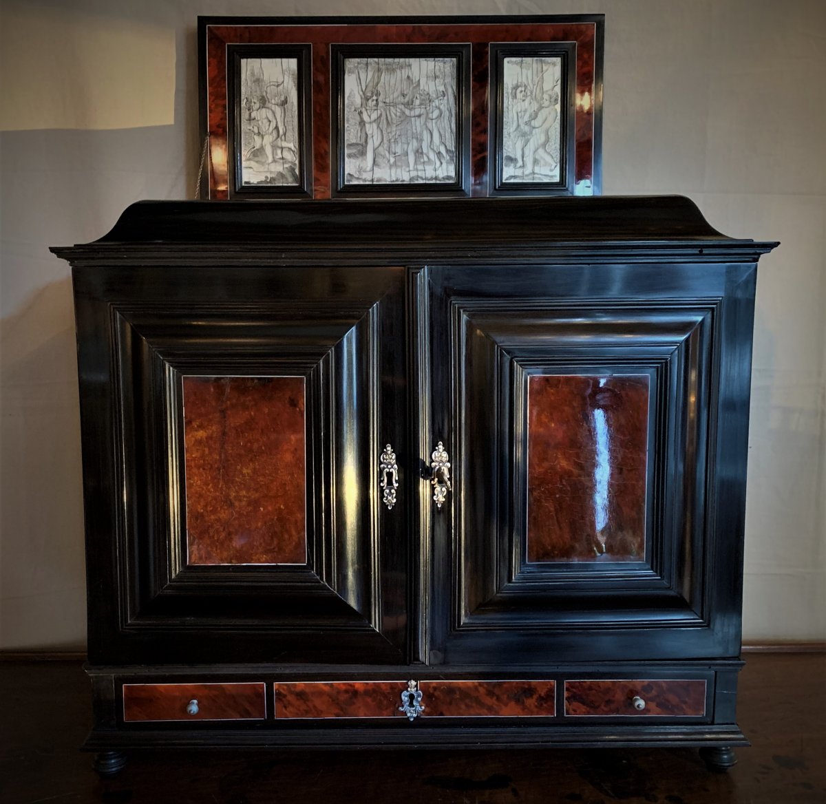 17th Century Flemish Tortoiseshell Cabinet-photo-3