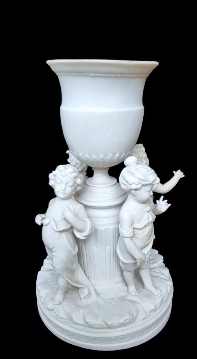 Centerpiece In Biscuit By Rudolstadt-volkstedt Late 19th Especially