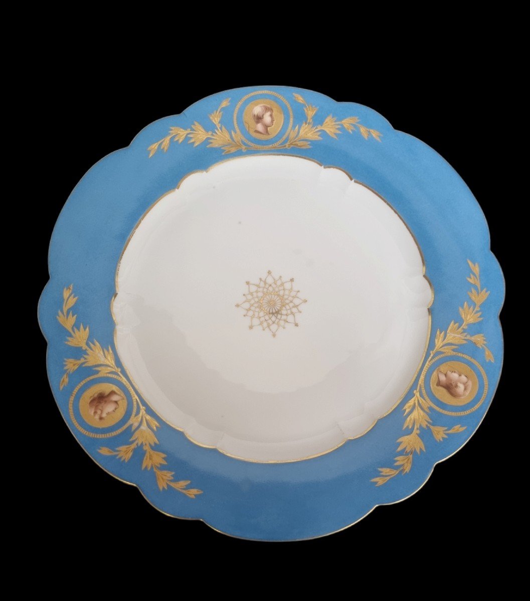 PAIRE D'ASSIETTES EN PORCELAINE DE SEVRES EPOQUE NAPOLEON III-photo-2