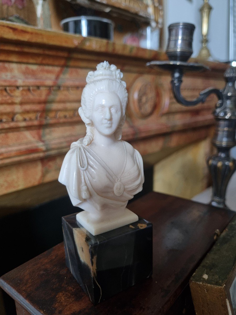 Ivory Bust Of Marie-antoinette 19th C. 12.5 Cm. Dieppe-photo-2