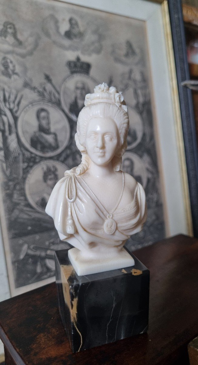 Ivory Bust Of Marie-antoinette 19th C. 12.5 Cm. Dieppe-photo-4