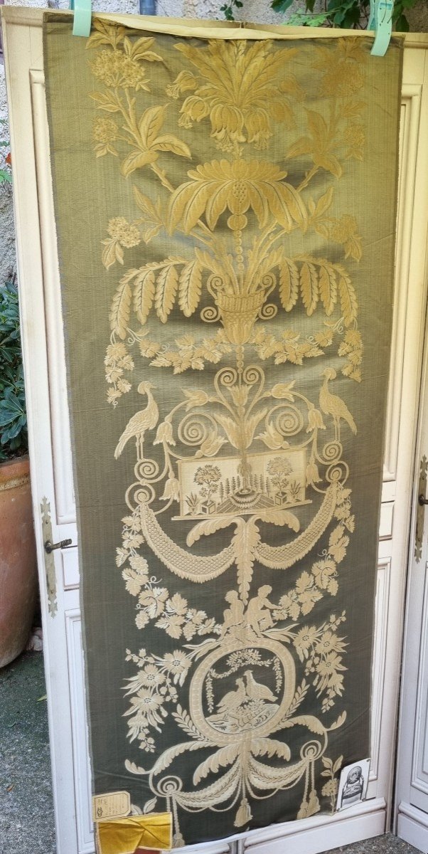 PANNEAU LAMPAS DE SOIE LOUIS XVI FAUTEUIL TENTURE TASSINARI ?