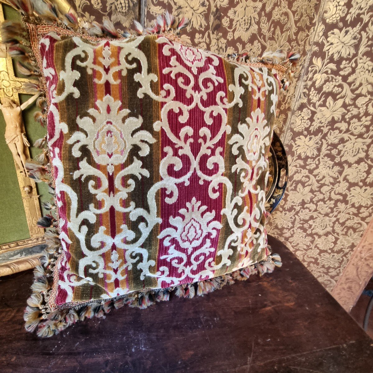 Velvet Decoration Style Cushion-photo-4