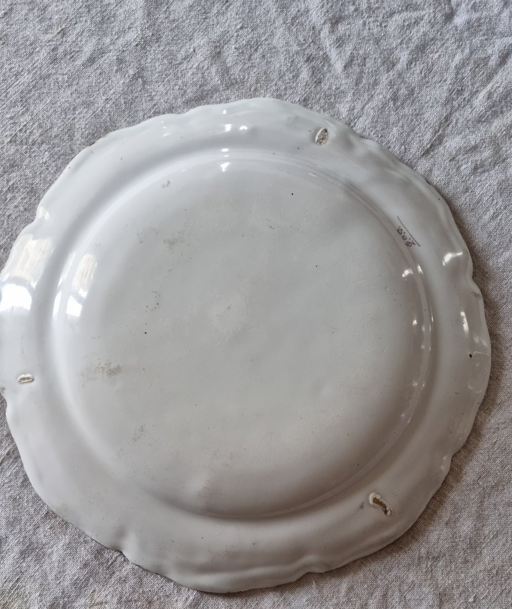 PETIT PLAT EN FAIENCE DE MOUSTIERS ARMORIÉ ARMOIRIES ATELIER OLERYS SIGNÉ PROVENCE-photo-2