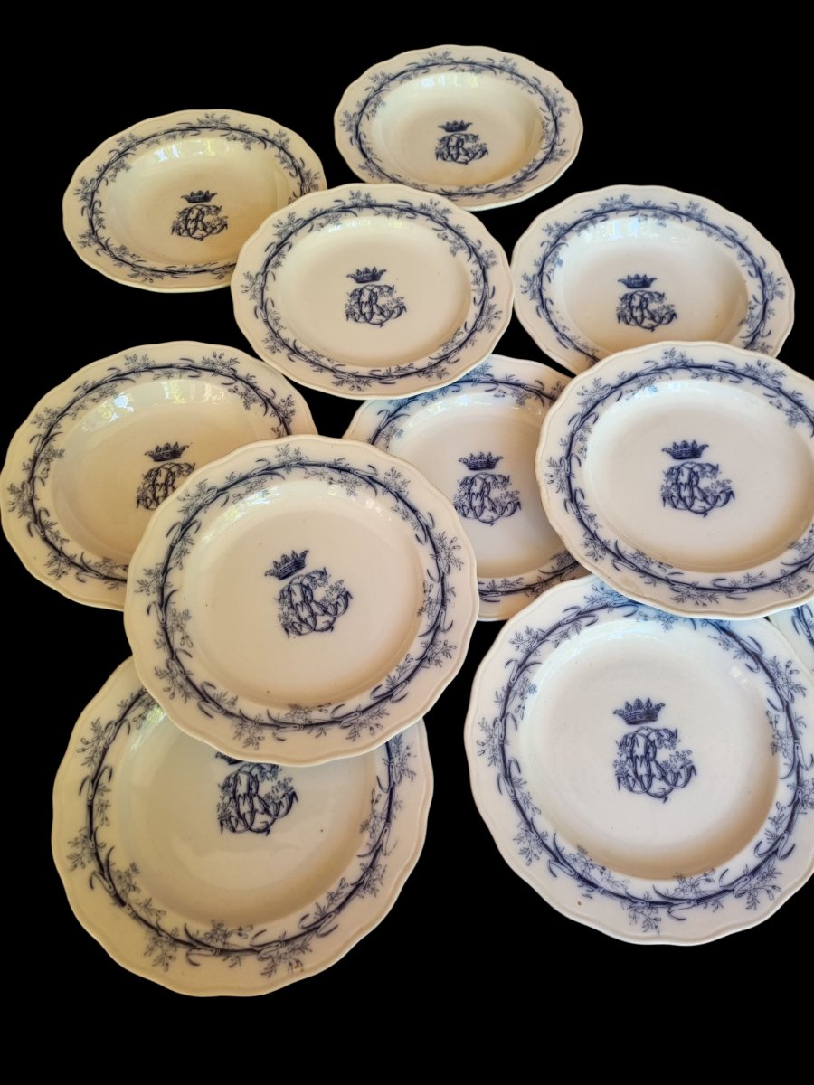 PARTIE DE SERVICE COURONNE DE MARQUIS FAIENCE ASSIETTES ARMOIRIES-photo-2